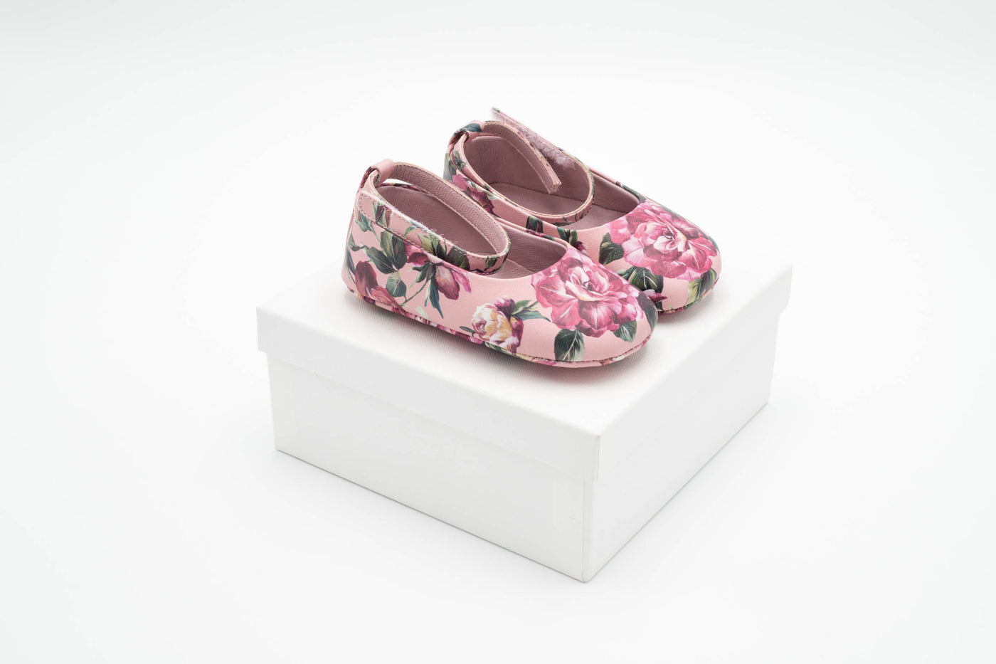 Dolce & Gabbana – Girls Pink Ballerinas with Bow Detail and Roses