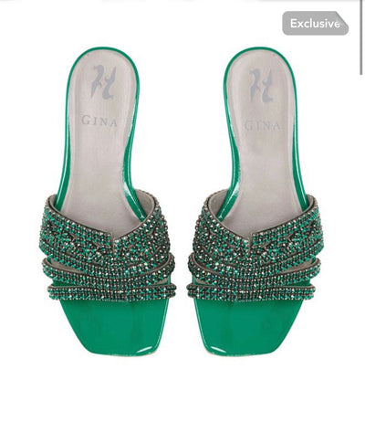 Gina Lexi in Emerald chic