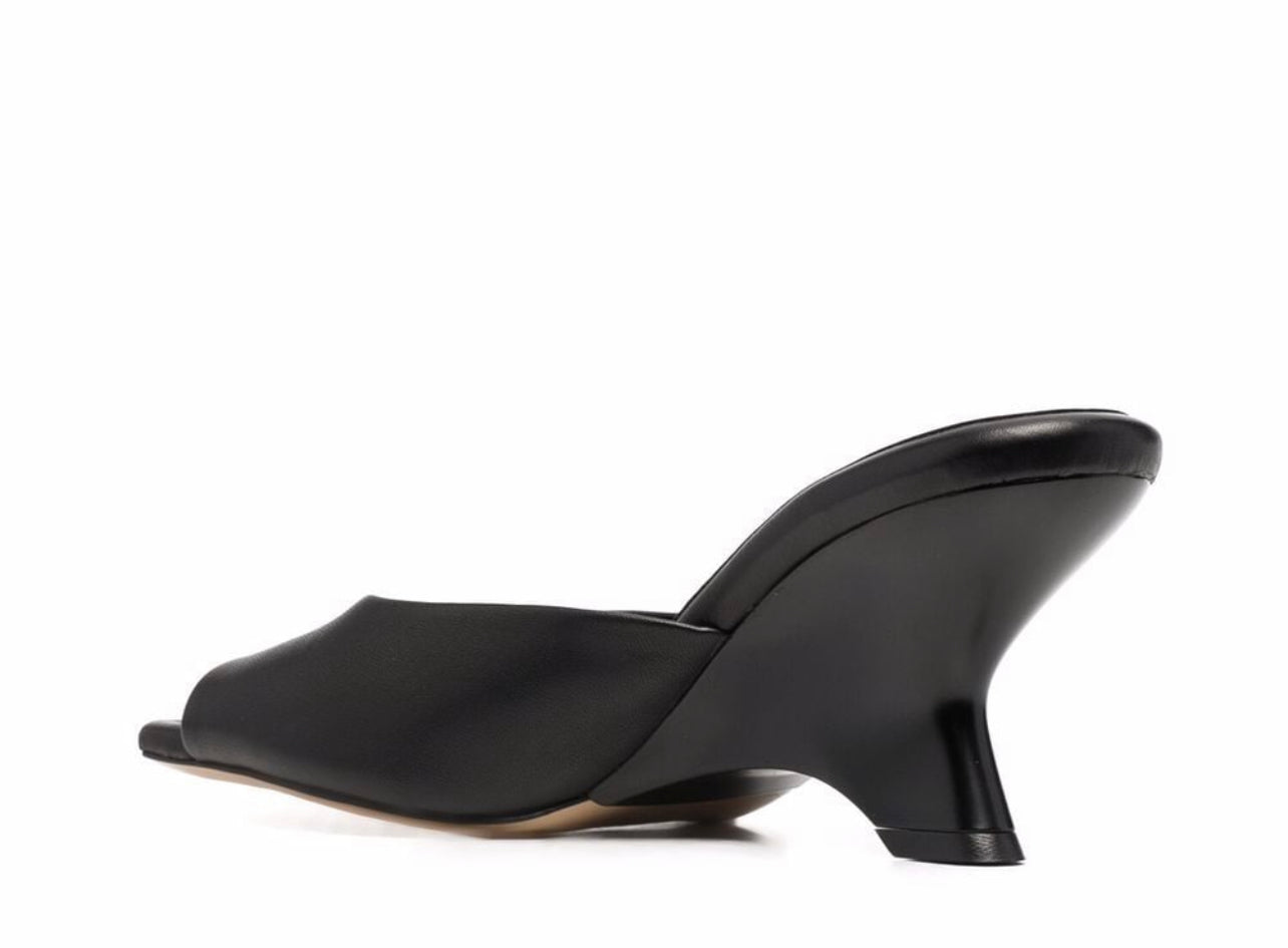 Gia Borghini 70 mm mule with lacquered wedge